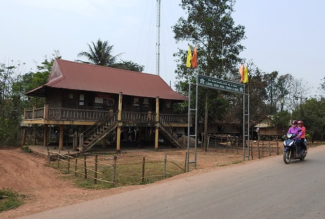 Chiếc lá Tình Yêu - ảnh 1