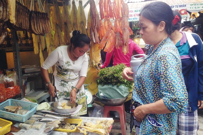 Đặc sản ngoại lên bàn ăn tết Việt - ảnh 1
