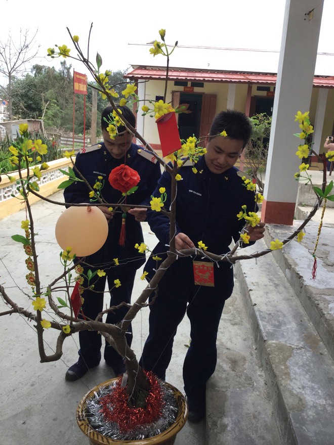 Một lần đến thăm chiến hạm không bao giờ chìm - ảnh 1