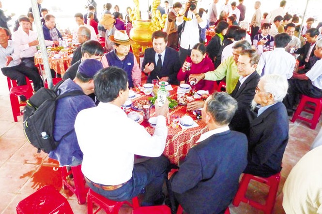 Hai đoản khúc Ba mươi tháng Tư - ảnh 1