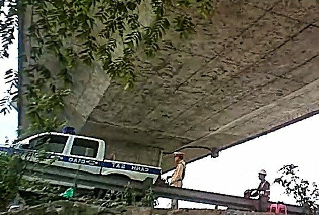 Chặn xe ở tốc độ 120 km/h: Bất thường xử lý vi phạm - ảnh 1