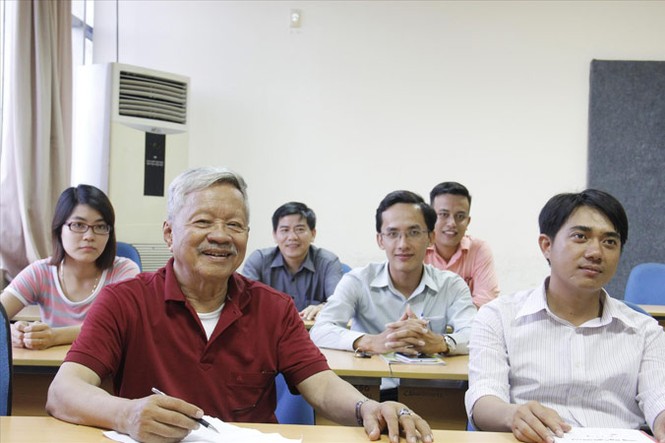 Tiết lộ bất ngờ của cụ ông 85 tuổi vừa nhận bằng thạc sĩ - ảnh 1