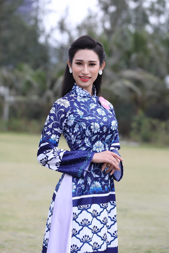 Thí sinh HHVN trầm trồ ở Núi Bà - ảnh 2