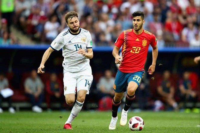 Maradona xin lỗi FIFA vì chỉ trích trọng tài là 'kẻ cướp' - ảnh 1
