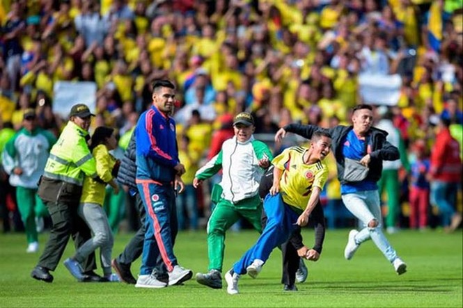 Maradona xin lỗi FIFA vì chỉ trích trọng tài là 'kẻ cướp' - ảnh 2