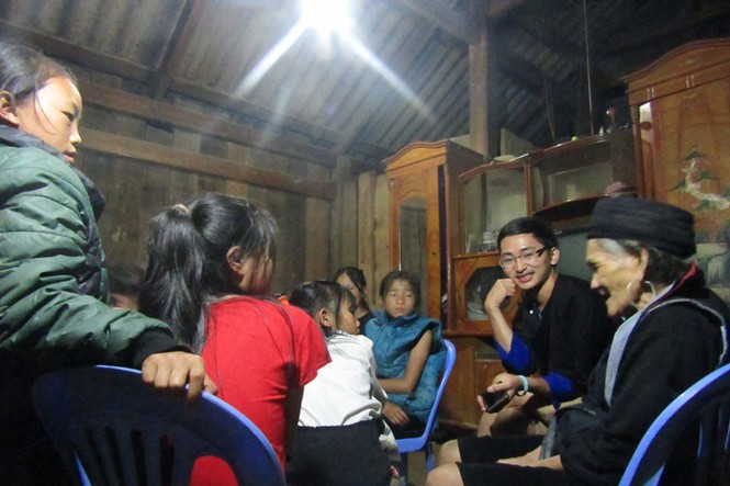 Khi người Mông xuống phố... Hà Nội - ảnh 2
