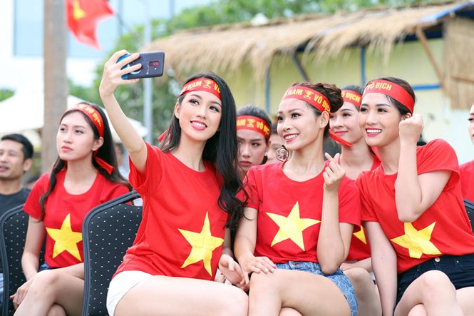 Ấn tượng đêm thi Người đẹp thời trang qua ảnh - ảnh 5