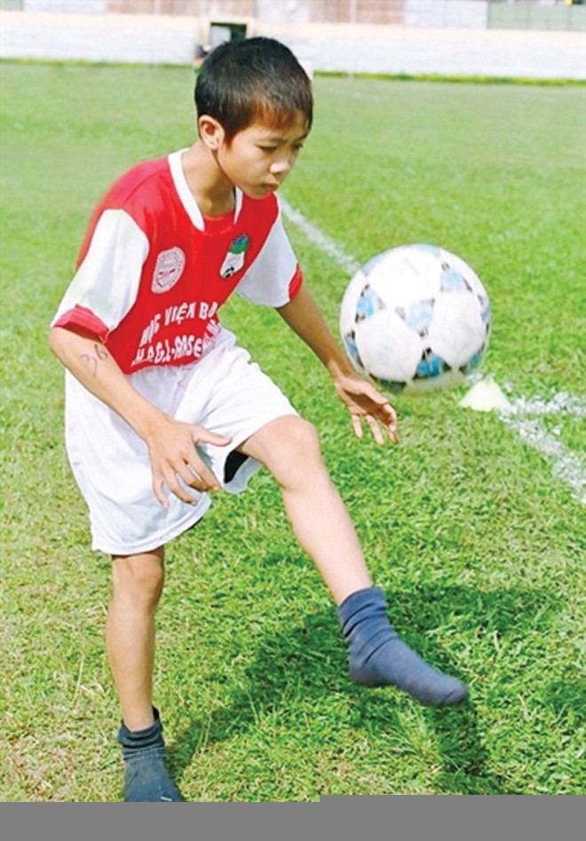 Công Phượng Từ cầu thủ nhí đến “nhạc trưởng” U19 - ảnh 1