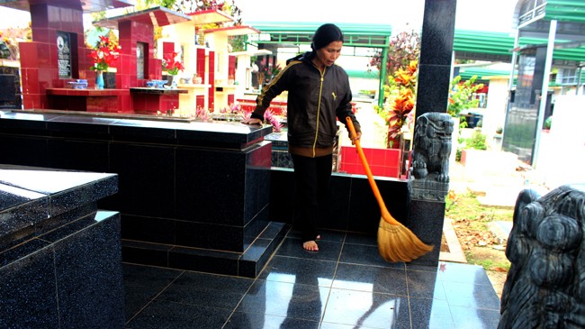 Sống trong đời sống… - ảnh 2