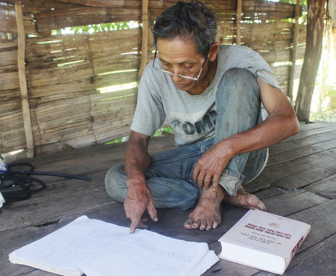 Sáng lên rẫy, tối dịch sử thi - ảnh 1