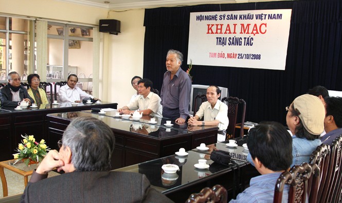 Sáng tạo nghệ thuật không như đóng gạch - ảnh 1