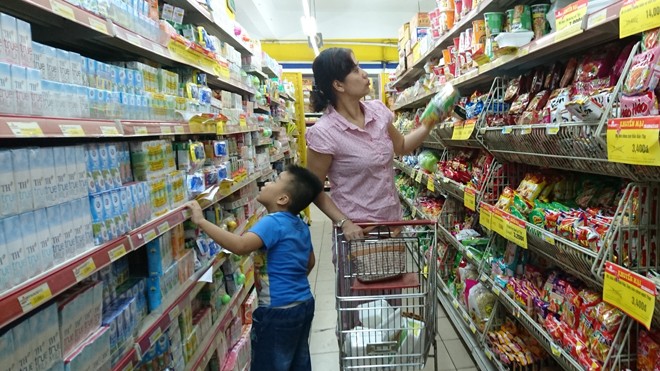 Bỏ áp trần giá sữa: Lạt mềm buộc chặt? - ảnh 1