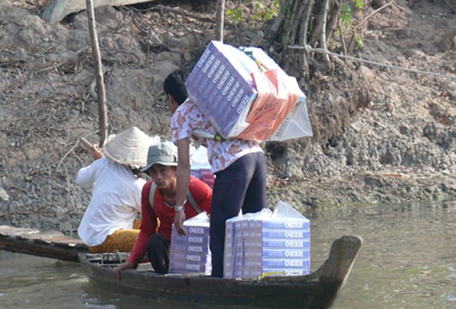 Buôn lậu thuốc lá đã 'mua được khung giờ'? - ảnh 2