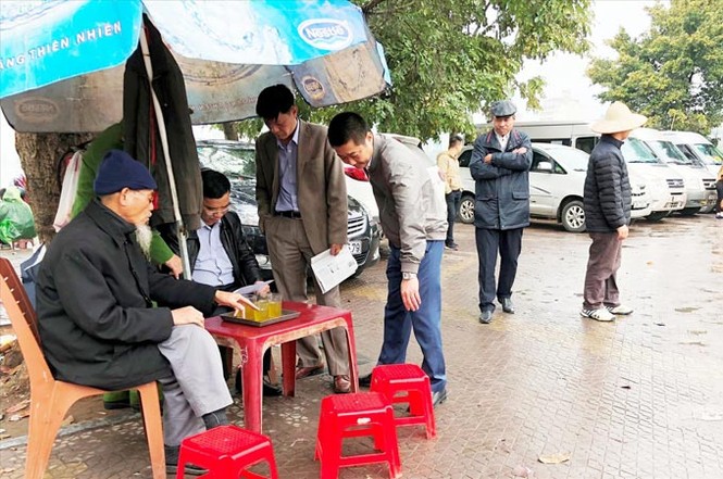 Ai đứng sau bãi xe ‘chặt chém’? - ảnh 1