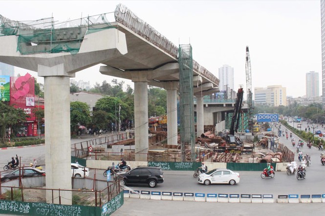 Metro Sài Gòn điêu đứng vì thủ tục - ảnh 1