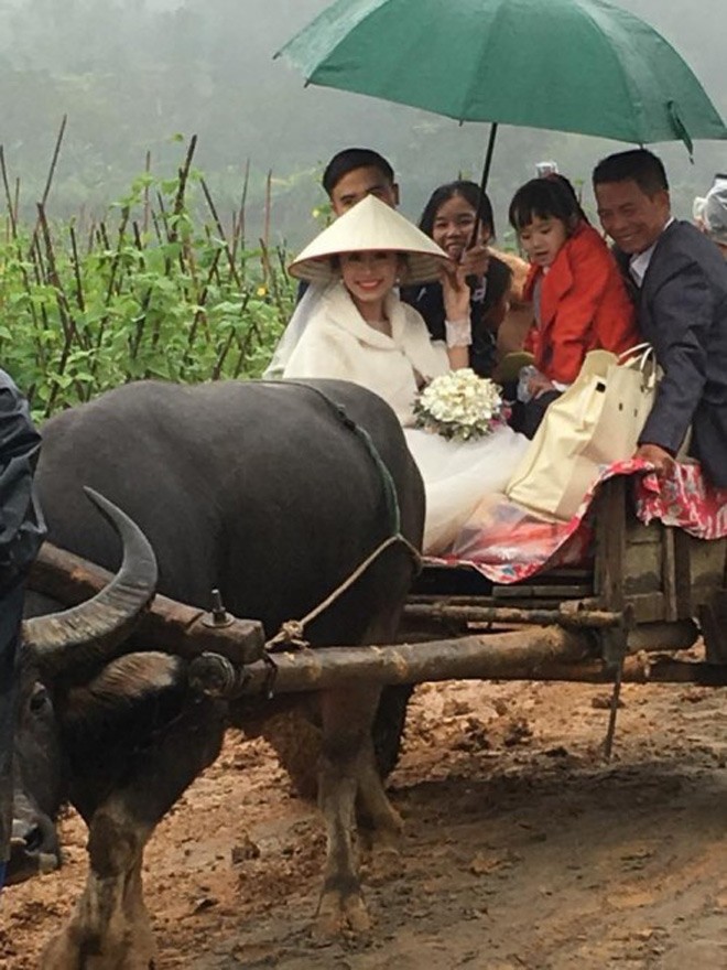 Độc, lạ 1001 kiểu cầu hôn ... ồn ào - ảnh 1