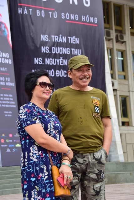 Người không chịu phổ thơ ai - ảnh 3