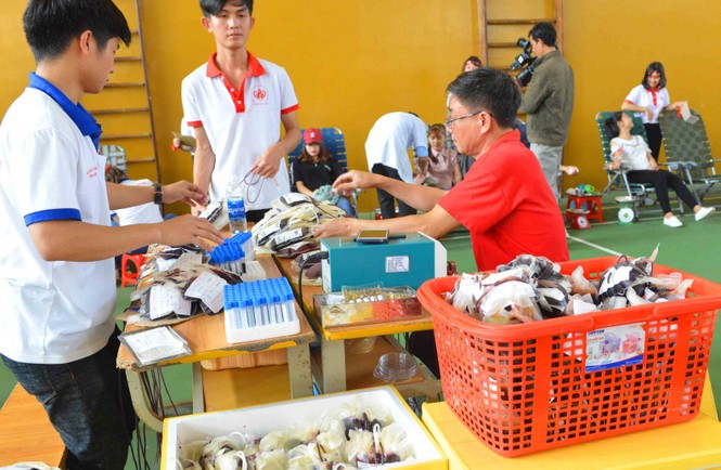 Khi đồng bào đã yêu nghĩa cử hiến máu - ảnh 6