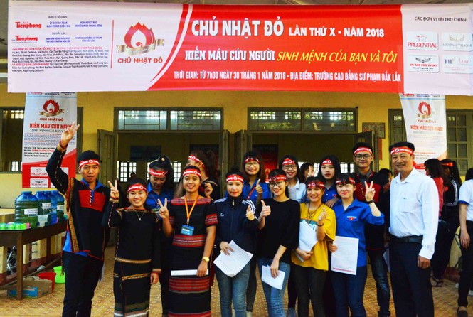 Chủ Nhật Đỏ 2018, Báo Tiền Phong - ảnh 1