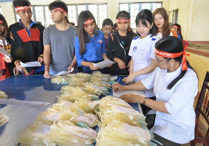 Chủ Nhật Đỏ 2018, Báo Tiền Phong - ảnh 2