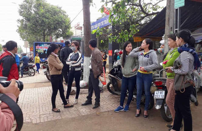 Tuyển thừa 500 giáo viên: Bí thư, Chủ tịch huyện đều bị khiển trách - ảnh 1