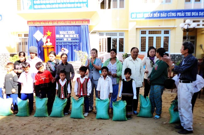 Kon Tum: Gần 2000 tấn gạo hỗ trợ học sinh nghèo vùng sâu - ảnh 1