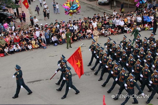 Ngắm đoàn diễu binh dài 5km tại Điện Biên Phủ - ảnh 5