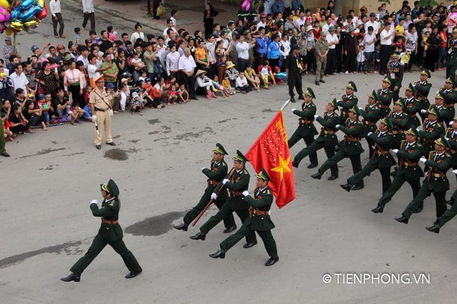 Ngắm đoàn diễu binh dài 5km tại Điện Biên Phủ - ảnh 3