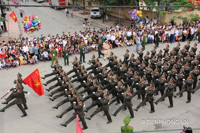 Ngắm đoàn diễu binh dài 5km tại Điện Biên Phủ - ảnh 11