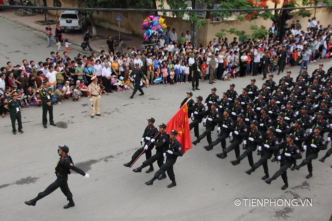 Ngắm đoàn diễu binh dài 5km tại Điện Biên Phủ - ảnh 14