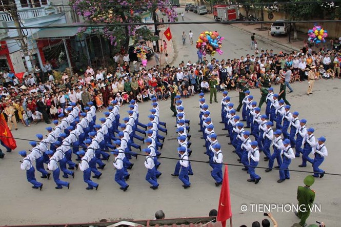 Ngắm đoàn diễu binh dài 5km tại Điện Biên Phủ - ảnh 15