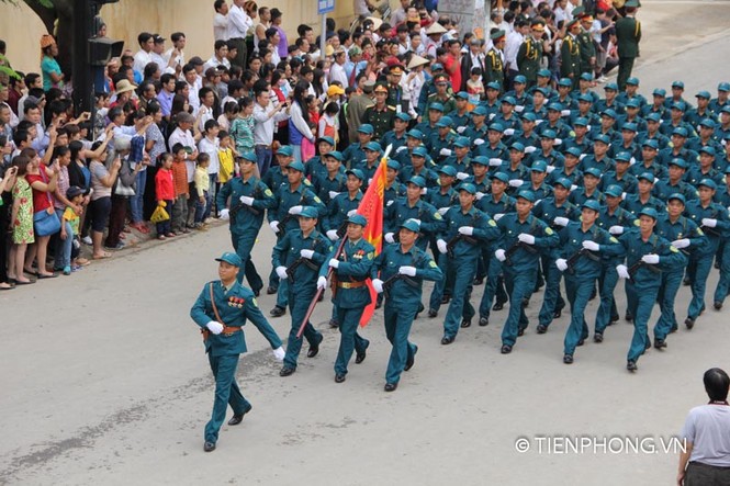 Ngắm đoàn diễu binh dài 5km tại Điện Biên Phủ - ảnh 20