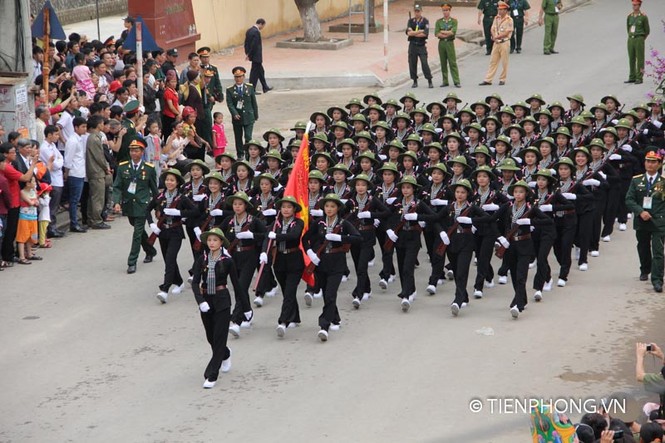 Ngắm đoàn diễu binh dài 5km tại Điện Biên Phủ - ảnh 18