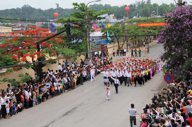 Ngắm đoàn diễu binh dài 5km tại Điện Biên Phủ - ảnh 22