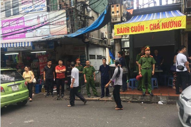 Người dân đi ở nhờ sau đám cháy thiêu rụi 10 căn nhà Đê La Thành - ảnh 2
