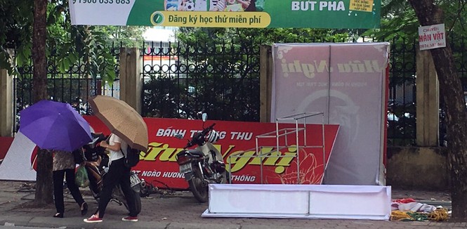 Hà Nội: Hàng loạt quầy bánh Trung thu