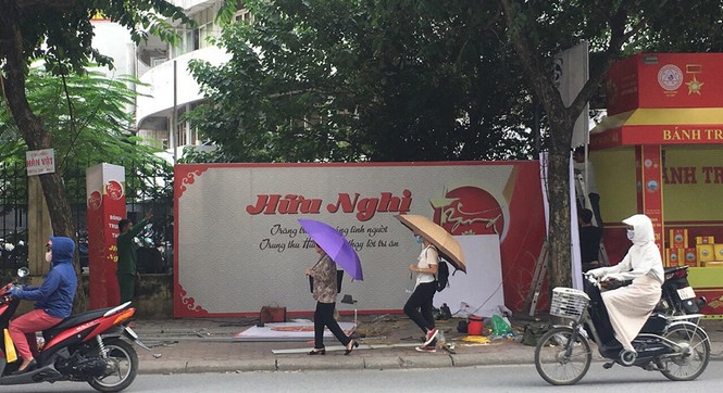 Hà Nội: Hàng loạt quầy bánh Trung thu