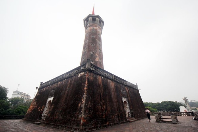 Vẽ bẩn lên di tích, điểm tham quan ở Hà Nội - ảnh 7