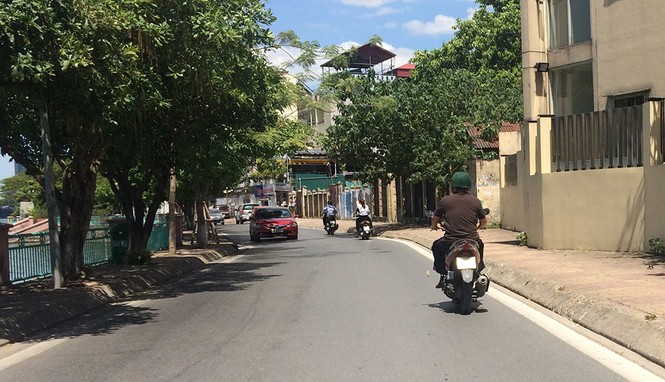 Nắng nóng đỉnh điểm, Hà Nội vắng tanh như... chùa Bà Đanh - ảnh 2