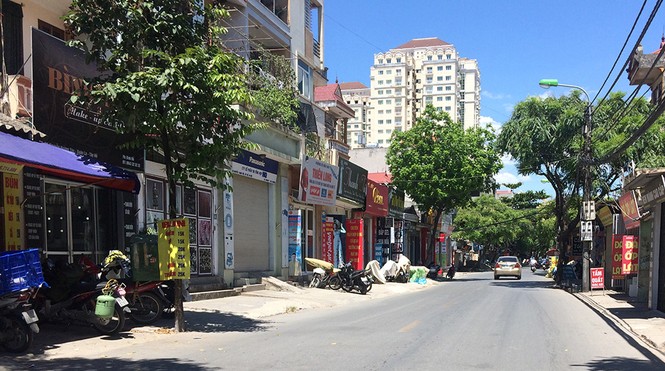 Nắng nóng đỉnh điểm, Hà Nội vắng tanh như... chùa Bà Đanh - ảnh 4