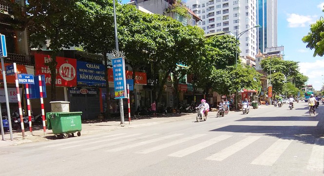 Nắng nóng đỉnh điểm, Hà Nội vắng tanh như... chùa Bà Đanh - ảnh 8