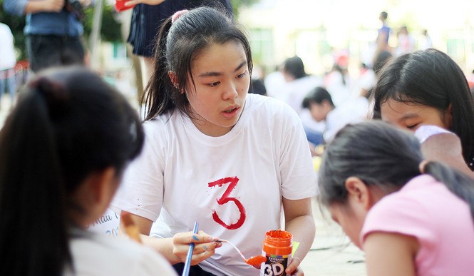 Học sinh Hà Thành làm mặt nạ giấy bồi đón Trung thu truyền thống - ảnh 2
