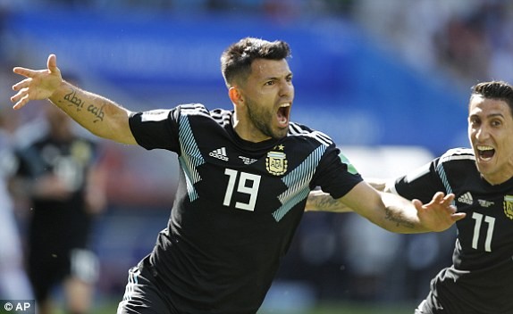 Messi đá hỏng phạt đền, Argentina bị Iceland cầm hòa - ảnh 17
