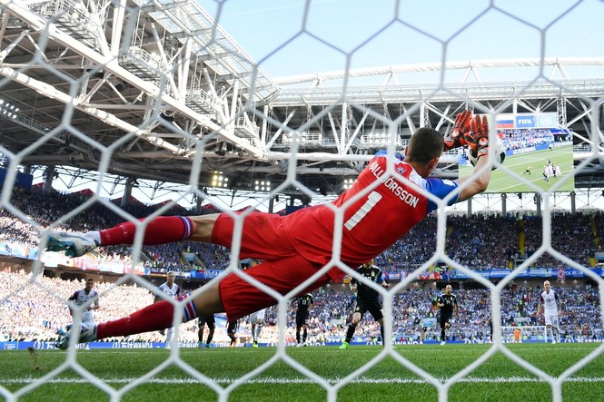 Messi đá hỏng phạt đền, Argentina bị Iceland cầm hòa - ảnh 22