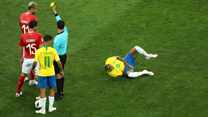 Brazil bị chia điểm, ngôi sao Neymar hứng bão chỉ trích - ảnh 8