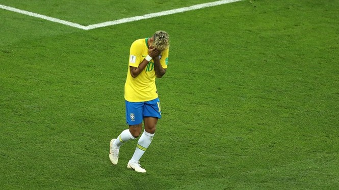 Brazil bị chia điểm, ngôi sao Neymar hứng bão chỉ trích - ảnh 10