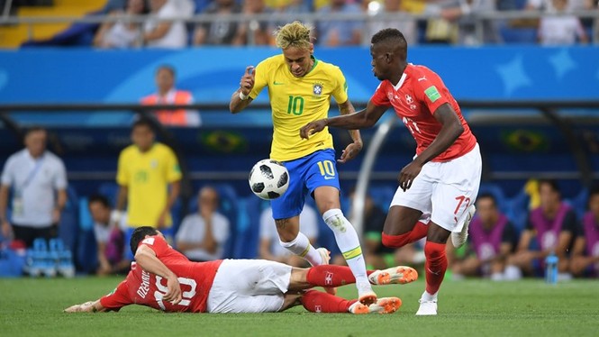 Brazil bị chia điểm, ngôi sao Neymar hứng bão chỉ trích - ảnh 1