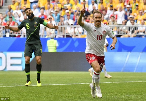 Australia giành điểm đầu tiên ở World Cup 2018 nhờ VAR - ảnh 10
