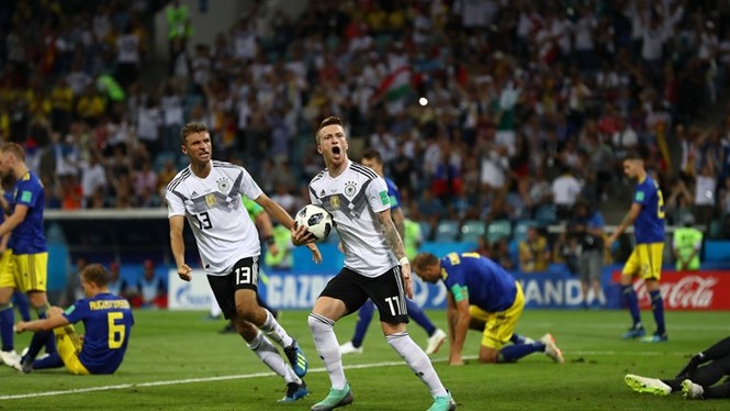 Toni Kroos ghi tuyệt phẩm, giải cứu tuyển Đức khỏi 'cửa tử' - ảnh 28