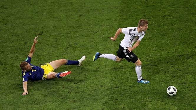 Toni Kroos ghi tuyệt phẩm, giải cứu tuyển Đức khỏi 'cửa tử' - ảnh 31